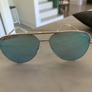 Quay x Desi Perkins High Key Rimless NO scratches